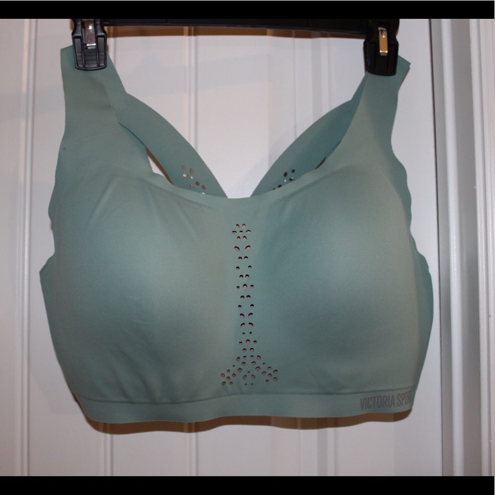 Victoria secret sports bra GUC
